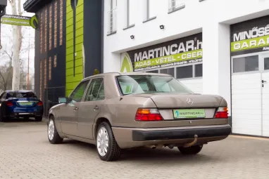 MERCEDES-BENZ W 124 200 E Light Brown +Friss Műszakival +Napfénytető +Vonóhorog +2X-s GARANCIA !!