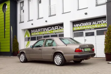 MERCEDES-BENZ W 124 200 E Light Brown +Friss Műszakival +Napfénytető +Vonóhorog +2X-s GARANCIA !!