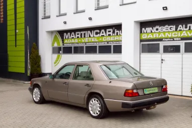 MERCEDES-BENZ W 124 200 E Light Brown +Friss Műszakival +Napfénytető +Vonóhorog +2X-s GARANCIA !!