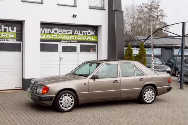 MERCEDES-BENZ W 124 200 E Light Brown +Friss Műszakival +Napfénytető +Vonóhorog +2X-s GARANCIA !!