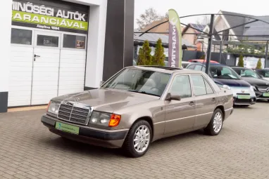 MERCEDES-BENZ W 124 200 E Light Brown +Friss Műszakival +Napfénytető +Vonóhorog +2X-s GARANCIA !!