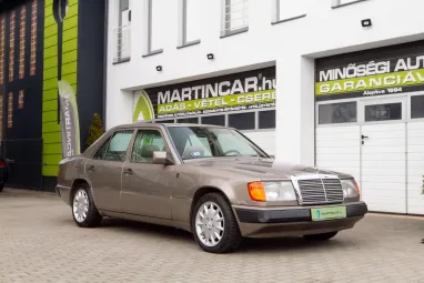 MERCEDES-BENZ W 124 200 E Light Brown +Friss Műszakival +Napfénytető +Vonóhorog +2X-s GARANCIA !!