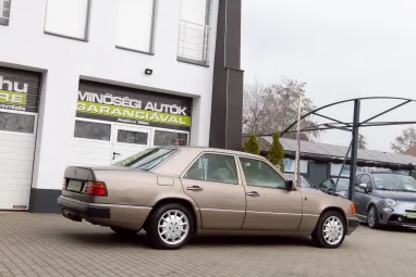 MERCEDES-BENZ W 124 200 E Light Brown +Friss Műszakival +Napfénytető +Vonóhorog +2X-s GARANCIA !!