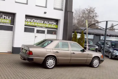MERCEDES-BENZ W 124 200 E Light Brown +Friss Műszakival +Napfénytető +Vonóhorog +2X-s GARANCIA !!