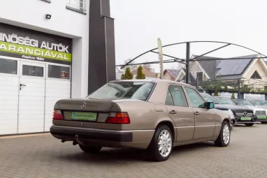 MERCEDES-BENZ W 124 200 E Light Brown +Friss Műszakival +Napfénytető +Vonóhorog +2X-s GARANCIA !!
