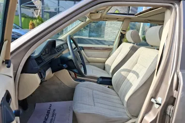 MERCEDES-BENZ W 124 200 E Light Brown +Friss Műszakival +Napfénytető +Vonóhorog +2X-s GARANCIA !!