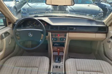 MERCEDES-BENZ W 124 200 E Light Brown +Friss Műszakival +Napfénytető +Vonóhorog +2X-s GARANCIA !!
