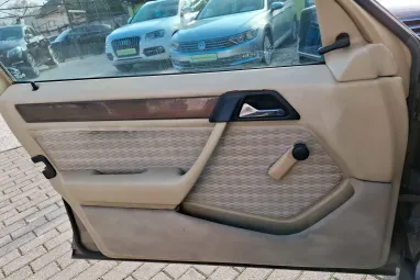 MERCEDES-BENZ W 124 200 E Light Brown +Friss Műszakival +Napfénytető +Vonóhorog +2X-s GARANCIA !!