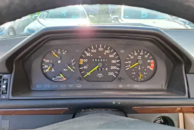 MERCEDES-BENZ W 124 200 E Light Brown +Friss Műszakival +Napfénytető +Vonóhorog +2X-s GARANCIA !!