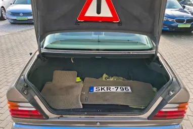 MERCEDES-BENZ W 124 200 E Light Brown +Friss Műszakival +Napfénytető +Vonóhorog +2X-s GARANCIA !!