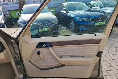 MERCEDES-BENZ W 124 200 E Light Brown +Friss Műszakival +Napfénytető +Vonóhorog +2X-s GARANCIA !!