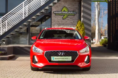 HYUNDAI I30 1.0 T-GDi Travel Plus Prémium +Engine Red +Igényes állapot +Magas Felszereltség +2X-s GARANCIA !!