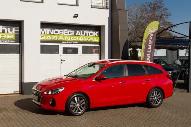 HYUNDAI I30 1.0 T-GDi Travel Plus Prémium +Engine Red +Igényes állapot +Magas Felszereltség +2X-s GARANCIA !!