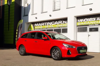 HYUNDAI I30 1.0 T-GDi Travel Plus Prémium +Engine Red +Igényes állapot +Magas Felszereltség +2X-s GARANCIA !!