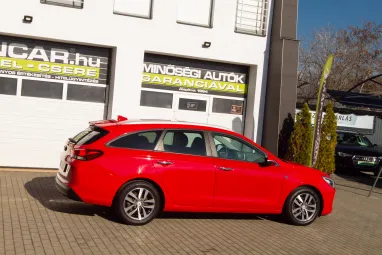 HYUNDAI I30 1.0 T-GDi Travel Plus Prémium +Engine Red +Igényes állapot +Magas Felszereltség +2X-s GARANCIA !!