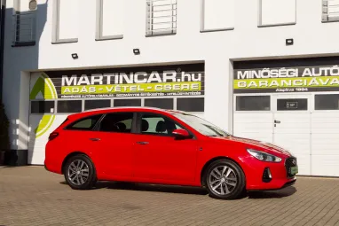 HYUNDAI I30 1.0 T-GDi Travel Plus Prémium +Engine Red +Igényes állapot +Magas Felszereltség +2X-s GARANCIA !!