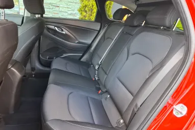 HYUNDAI I30 1.0 T-GDi Travel Plus Prémium +Engine Red +Igényes állapot +Magas Felszereltség +2X-s GARANCIA !!