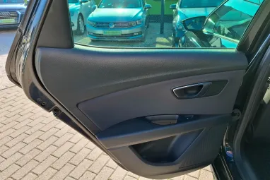 SEAT LEON 1.6 CR TDI Style SPORT Edition +Phantom BLACK +Végig vezetett szervízkönyv +2X-s GARANCIA !!