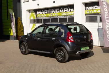DACIA SANDERO 1.6 Stepway Grey Comet Metallic +1.Tulajdonos +Friss Műszaki +Keveset futott +2X-s GARANCIA !!