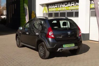 DACIA SANDERO 1.6 Stepway Grey Comet Metallic +1.Tulajdonos +Friss Műszaki +Keveset futott +2X-s GARANCIA !!