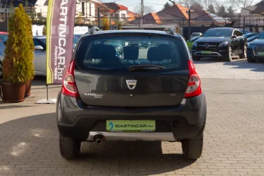 DACIA SANDERO 1.6 Stepway Grey Comet Metallic +1.Tulajdonos +Friss Műszaki +Keveset futott +2X-s GARANCIA !!