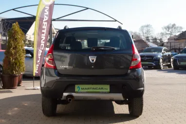 DACIA SANDERO 1.6 Stepway Grey Comet Metallic +1.Tulajdonos +Friss Műszaki +Keveset futott +2X-s GARANCIA !!
