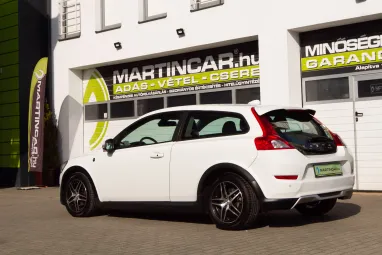 VOLVO C30 1.6 D [D2] R-Design SPORT DRIVe Ice White +Orange Flame +Full Szervízkönyv +2X-s GARANCIA !!