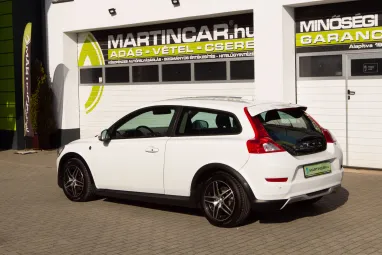VOLVO C30 1.6 D [D2] R-Design SPORT DRIVe Ice White +Orange Flame +Full Szervízkönyv +2X-s GARANCIA !!