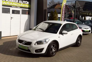 VOLVO C30 1.6 D [D2] R-Design SPORT DRIVe Ice White +Orange Flame +Full Szervízkönyv +2X-s GARANCIA !!
