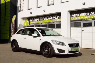 VOLVO C30 1.6 D [D2] R-Design SPORT DRIVe Ice White +Orange Flame +Full Szervízkönyv +2X-s GARANCIA !!