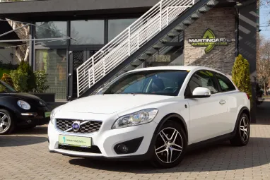 VOLVO C30 1.6 D [D2] R-Design SPORT DRIVe Ice White +Orange Flame +Full Szervízkönyv +2X-s GARANCIA !!