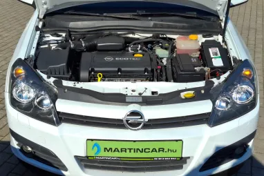 OPEL ASTRA H Caravan 1.6 Essentia Eredeti Magyar Autó +Igényes állapot +2X-s GARANCIA !!