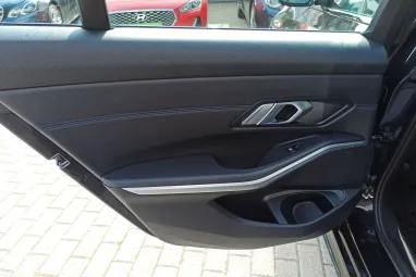 BMW 330i M Sport (Automata) Black Sapphire +Max Felszerelt +Full Szervizelt +2X-s GARANCIA !!