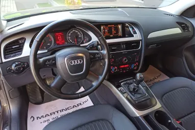 AUDI A4 Avant 2.0 TDI DPF Lava Gray +Első Tulajdonostól +Vonóhorog +2X-s GARANCIA !!