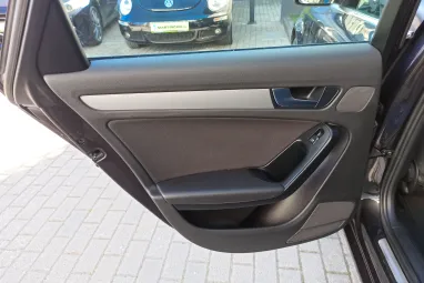 AUDI A4 Avant 2.0 TDI DPF Lava Gray +Első Tulajdonostól +Vonóhorog +2X-s GARANCIA !!