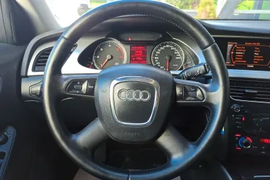 AUDI A4 Avant 2.0 TDI DPF Lava Gray +Első Tulajdonostól +Vonóhorog +2X-s GARANCIA !!