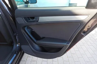 AUDI A4 Avant 2.0 TDI DPF Lava Gray +Első Tulajdonostól +Vonóhorog +2X-s GARANCIA !!