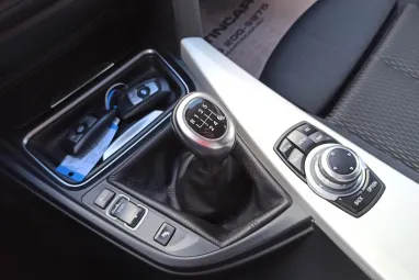 BMW 318d Touring SPORTLine Glacier Silver metalic + Gyönyörű állapot + 2X-s GARANCIA !!