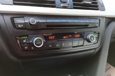 BMW 318d Touring SPORTLine Glacier Silver metalic + Gyönyörű állapot + 2X-s GARANCIA !!