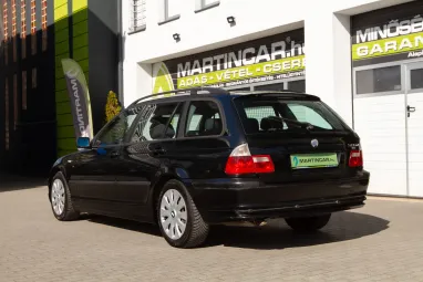 BMW 3-AS SOROZAT 320d Touring Cosmosschwarz Metallic +Sok műszaki +Igazlolt Km futás !!