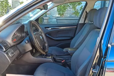 BMW 3-AS SOROZAT 320d Touring Cosmosschwarz Metallic +Sok műszaki +Igazlolt Km futás !!