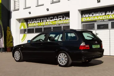 BMW 3-AS SOROZAT 320d Touring Cosmosschwarz Metallic +Sok műszaki +Igazlolt Km futás !!