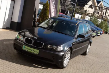 BMW 3-AS SOROZAT 320d Touring Cosmosschwarz Metallic +Sok műszaki +Igazlolt Km futás !!