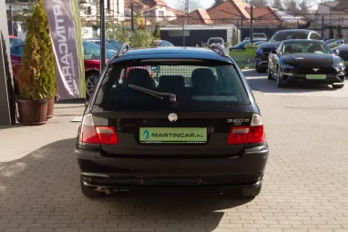 BMW 3-AS SOROZAT 320d Touring Cosmosschwarz Metallic +Sok műszaki +Igazlolt Km futás !!