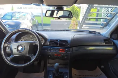 BMW 3-AS SOROZAT 320d Touring Cosmosschwarz Metallic +Sok műszaki +Igazlolt Km futás !!