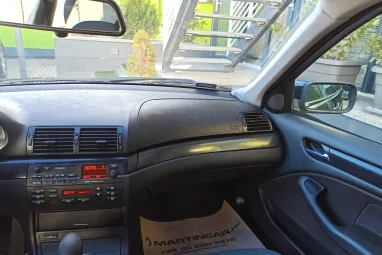 BMW 3-AS SOROZAT 320d Touring Cosmosschwarz Metallic +Sok műszaki +Igazlolt Km futás !!