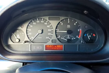 BMW 3-AS SOROZAT 320d Touring Cosmosschwarz Metallic +Sok műszaki +Igazlolt Km futás !!