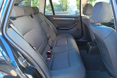 BMW 3-AS SOROZAT 320d Touring Cosmosschwarz Metallic +Sok műszaki +Igazlolt Km futás !!