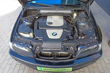 BMW 3-AS SOROZAT 320d Touring Cosmosschwarz Metallic +Sok műszaki +Igazlolt Km futás !!