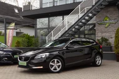 VOLVO V40 2.0 D [D2] Ocean Race Gyönyörű Black Stone Edition + Full Szervíz +2x-s GARANCIA !!